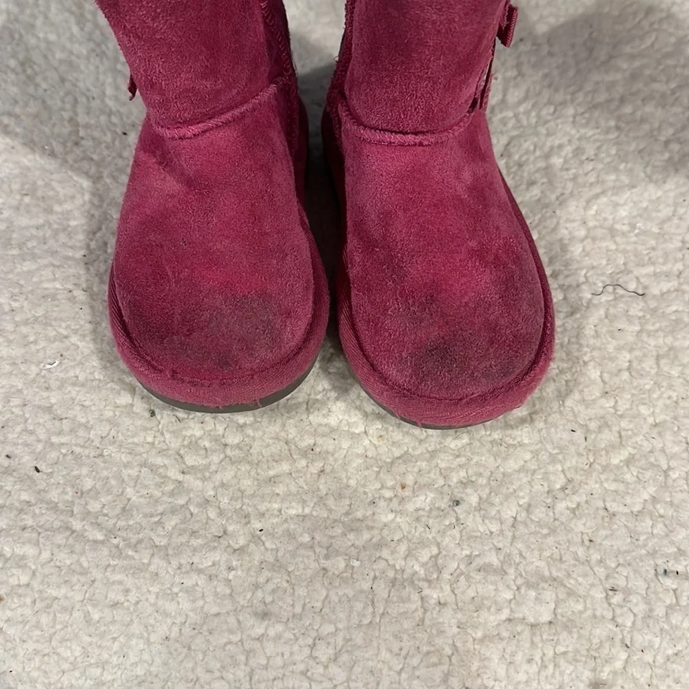 UGG Koolaburra size 7 toddler